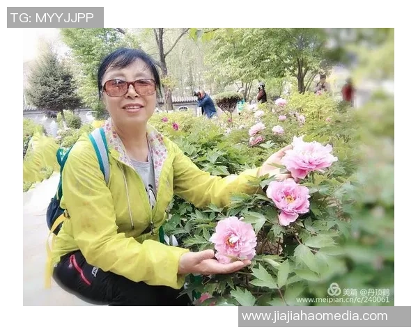 足球场上的姐妹情深 一同书写传奇故事的女足双星