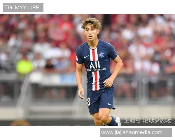 法国足球队佩戴项链球星的独特魅力与场上表现分析